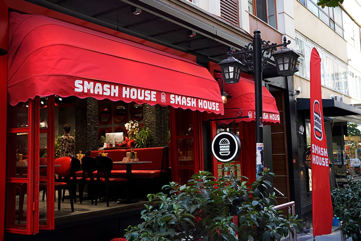 Smash House Nişantaşı şubesinin cephesi