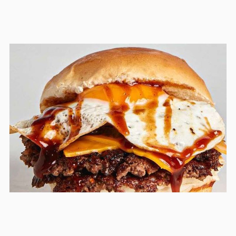 برجر BBQ Bacon Egg من Smash House